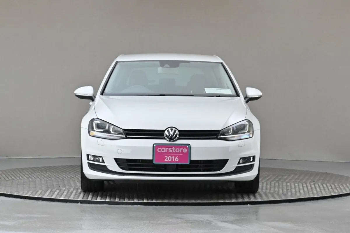 Volkswagen Golf 1.2 TSI DSG MK7 Comfortline  reve - Image 2
