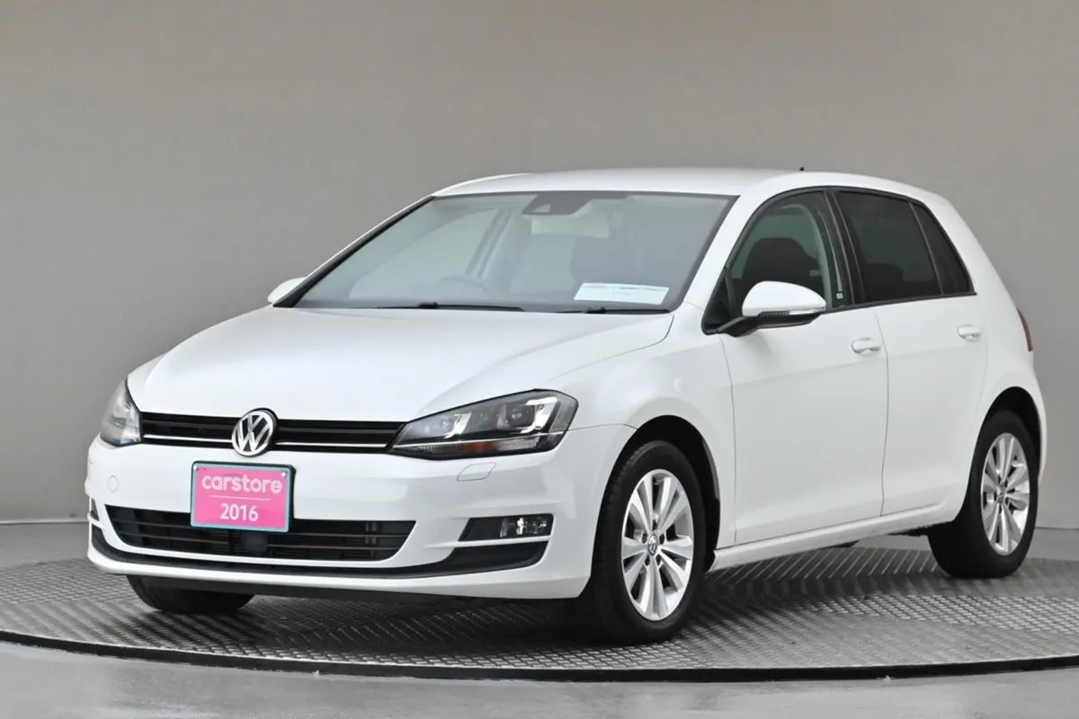 Volkswagen Golf 1.2 TSI DSG MK7 Comfortline  reve - Image 3
