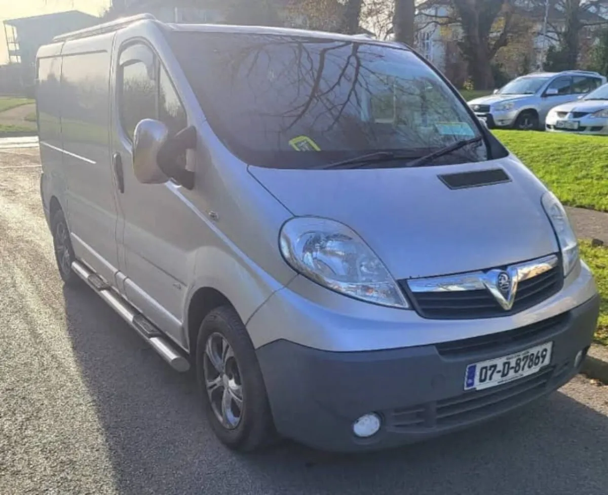 07 Vauxhall VIVARO 2.0TD Sportive 2700 SWB 2.0 CDT - Image 2