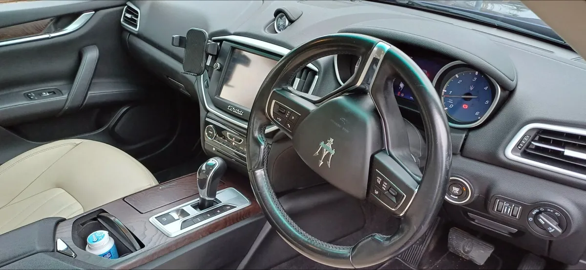 Car - Image 4