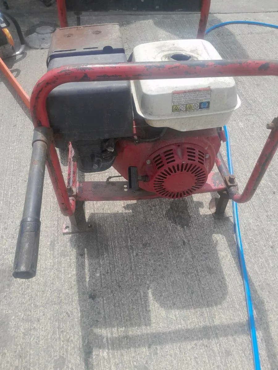 Honda petrol generator - Image 1