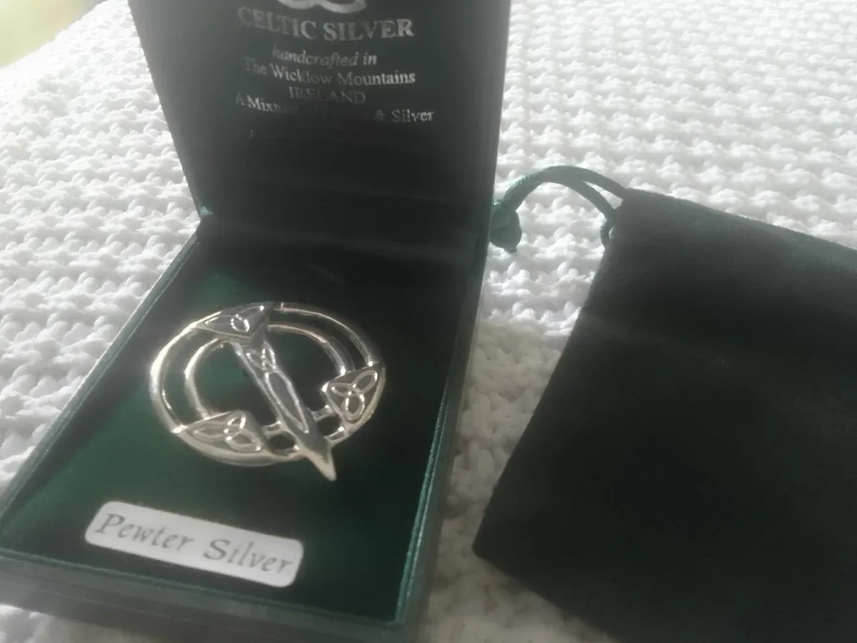 CELTIC SILVER PEWTER TARA BROOCH NEW IN BOX - Image 3