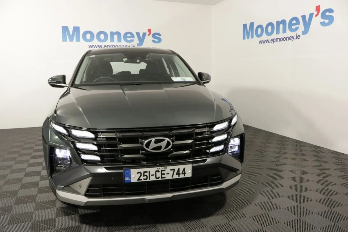 Hyundai Tucson Comfort Plus 1.6l Diesel SUV - Image 2