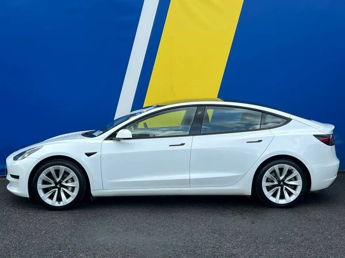 Tesla Model 3 STANDARD RANGE + // TESLA AUTOPILOT - Image 4