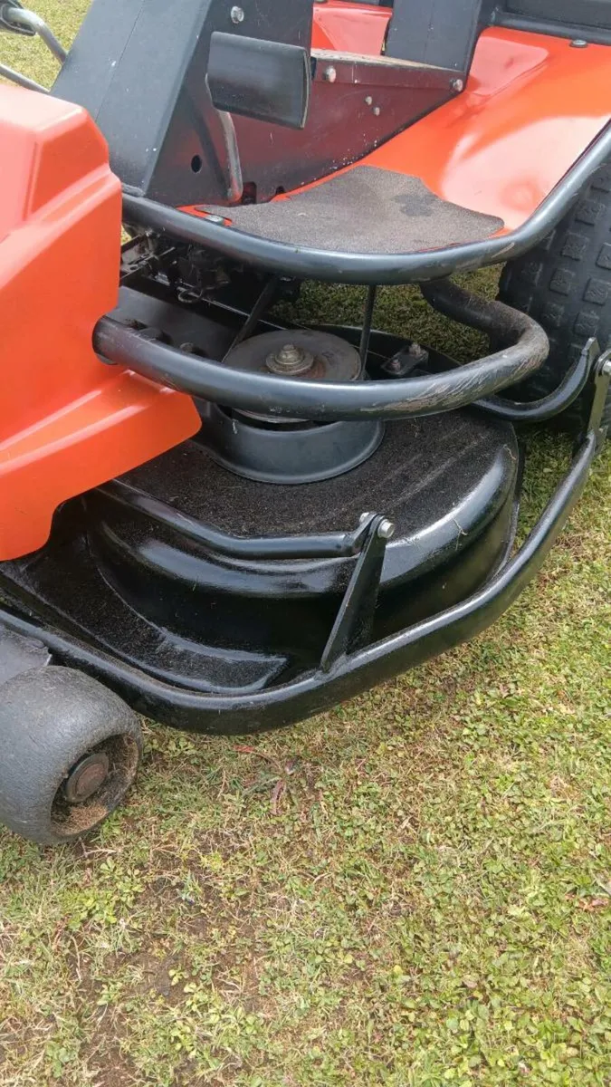 Jonsered/Husqvarna  hydrostatic 2 blade deck - Image 4