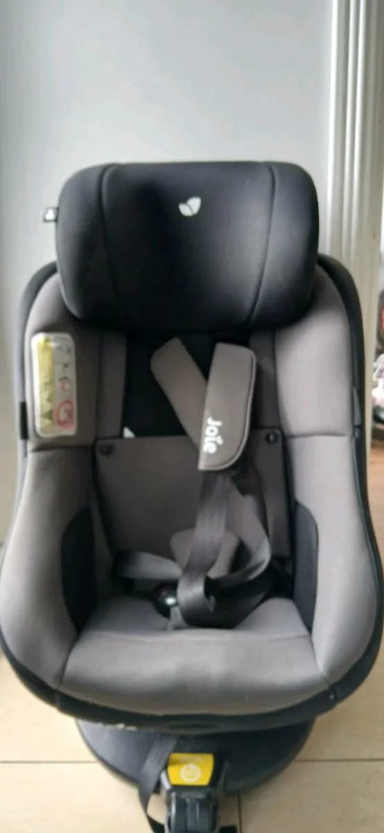 Car Seat - Image 2