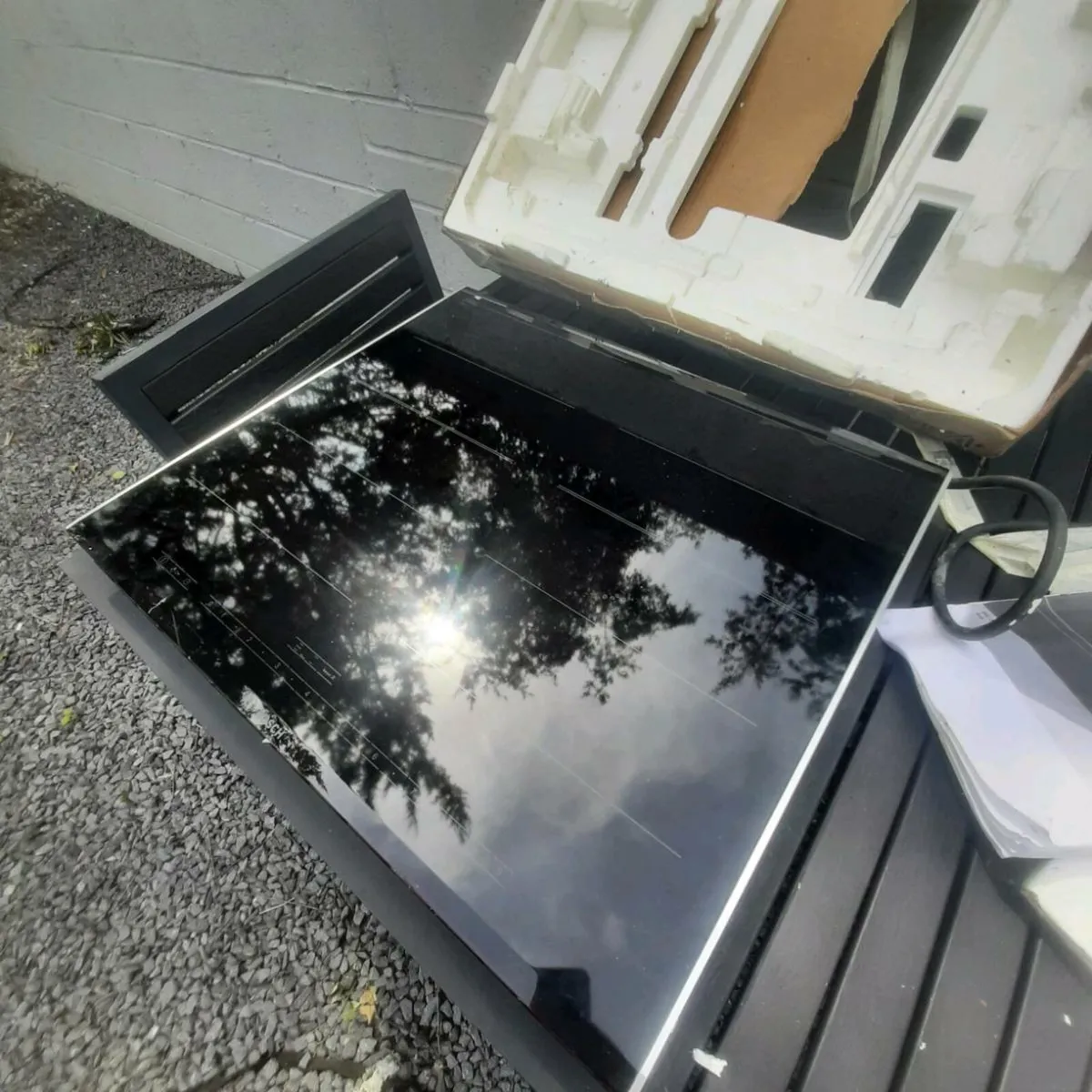 Ceramic hob - Image 1