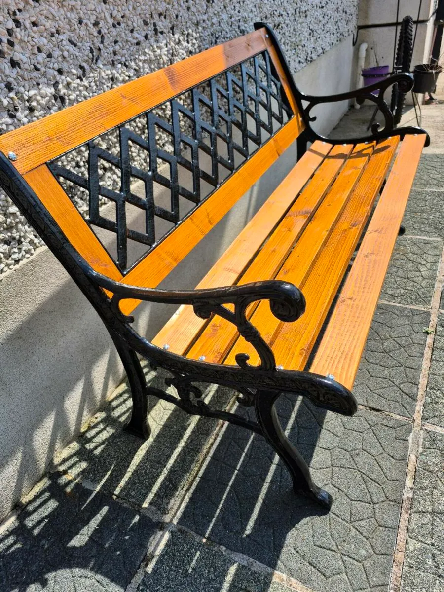 Cast iron Garden bench - Image 1