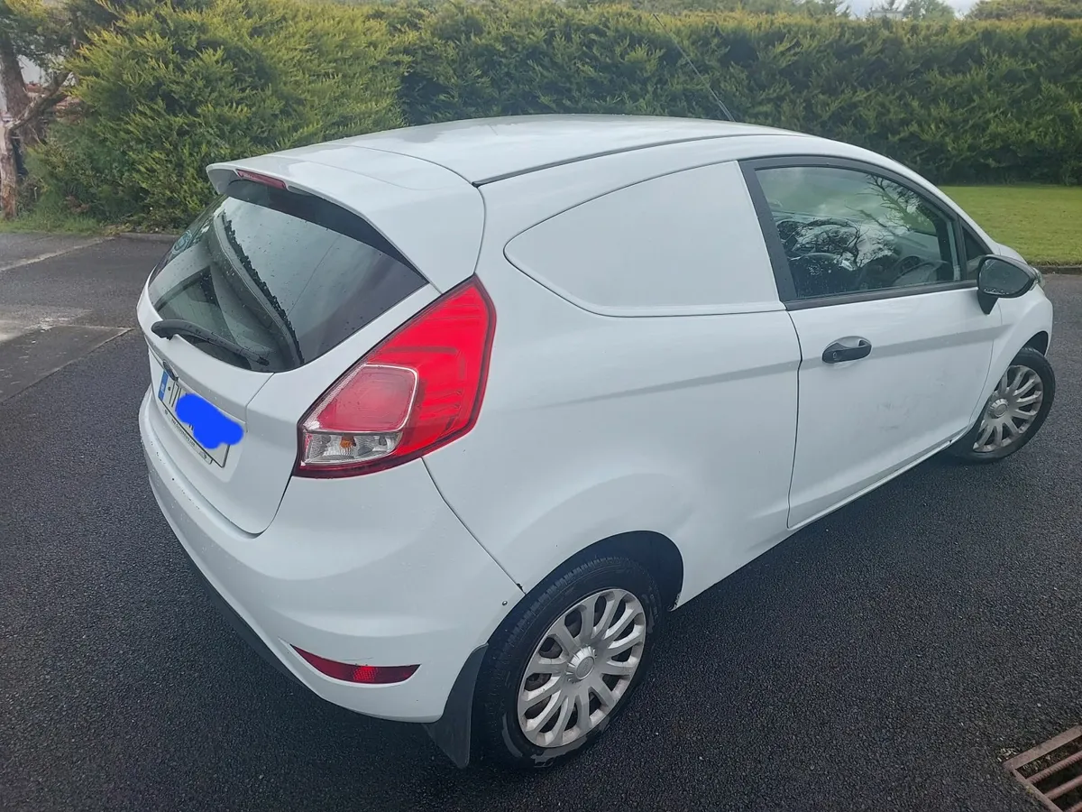 Ford Fiesta Van 2017 - 1.5 Engine - Diesel - Image 3