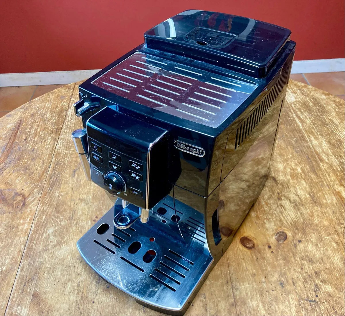 Delonghi Espresso & Cappuccino Machine - Image 1