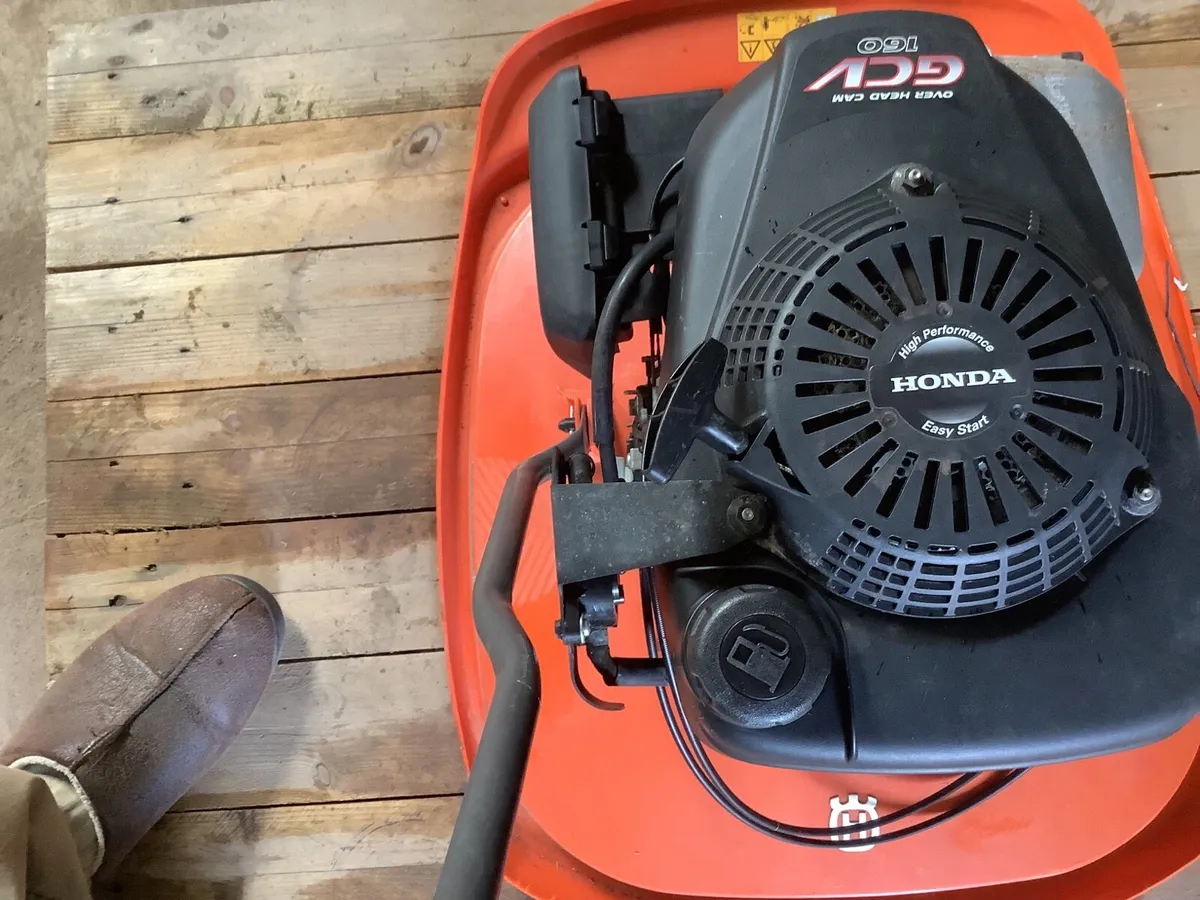 Honda lawnmower - Image 2