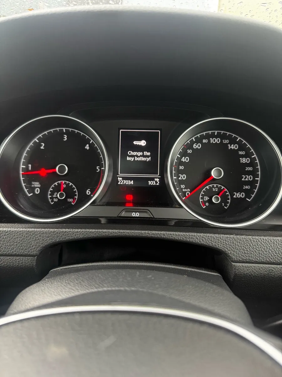 Volkswagen Golf - Image 4