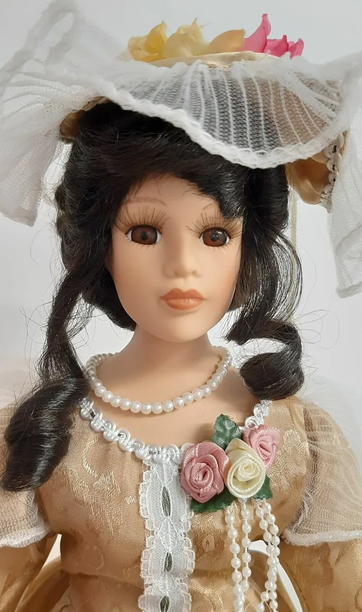 Porcelain doll - Image 1