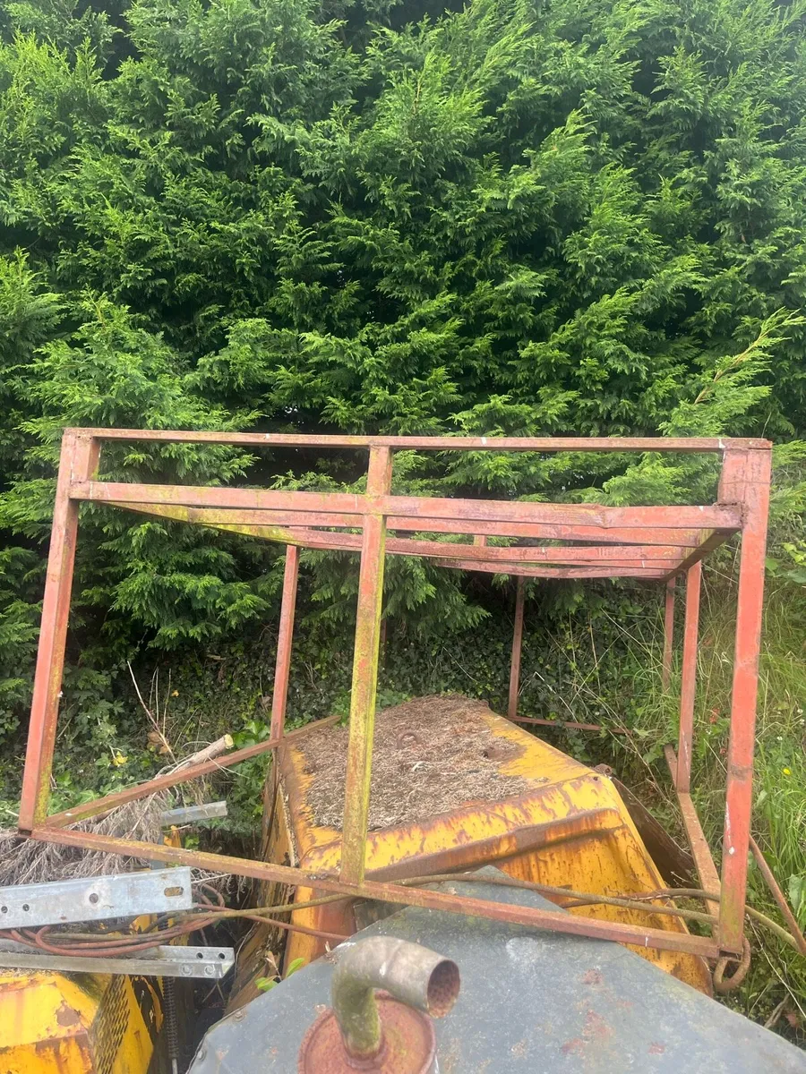 Box iron cage - Image 1