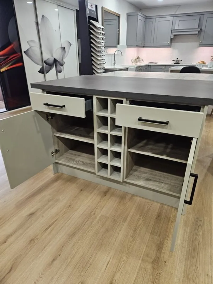 kitchen island - Image 3