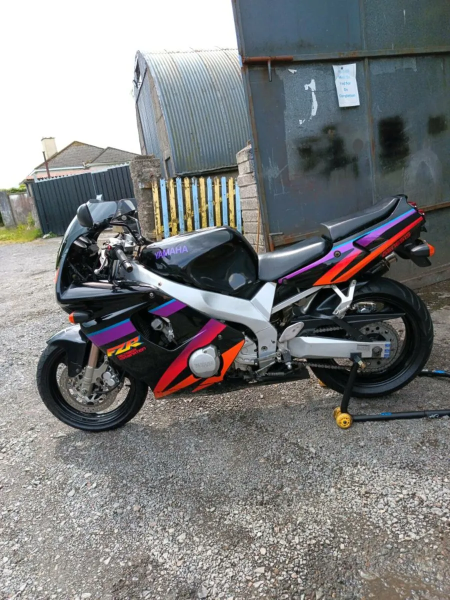 1994 Yamaha FZR 600R - Image 1