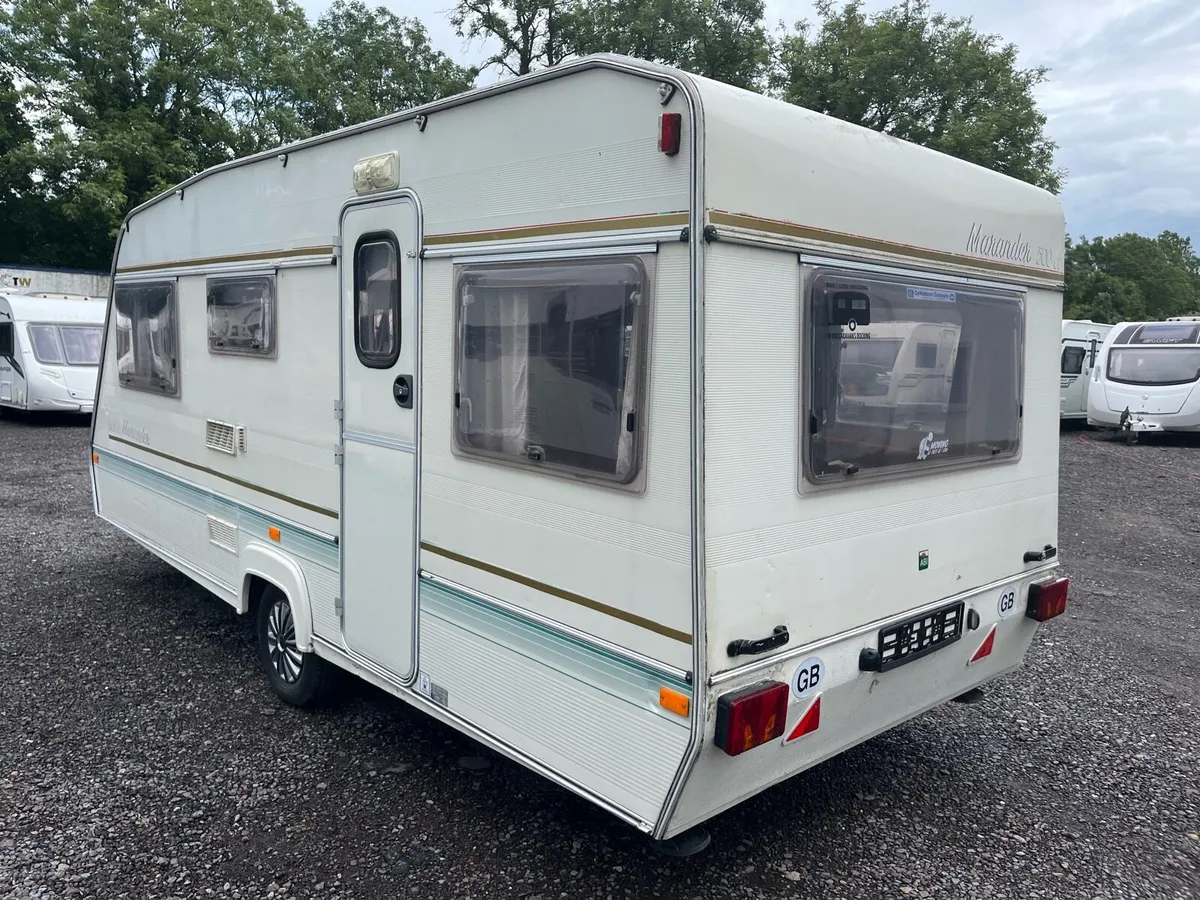Caravan sleeps 5 - Image 1