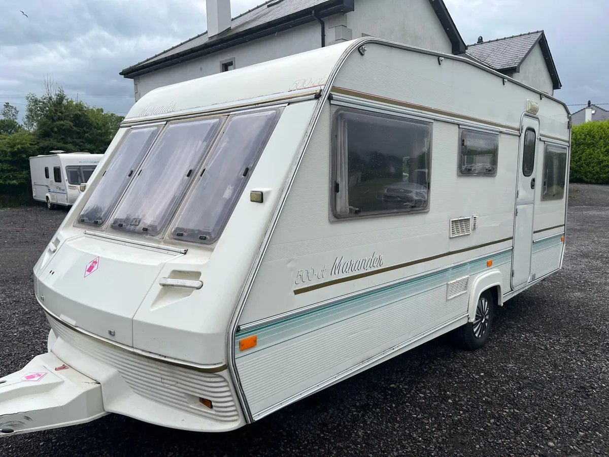 Caravan sleeps 5 - Image 2
