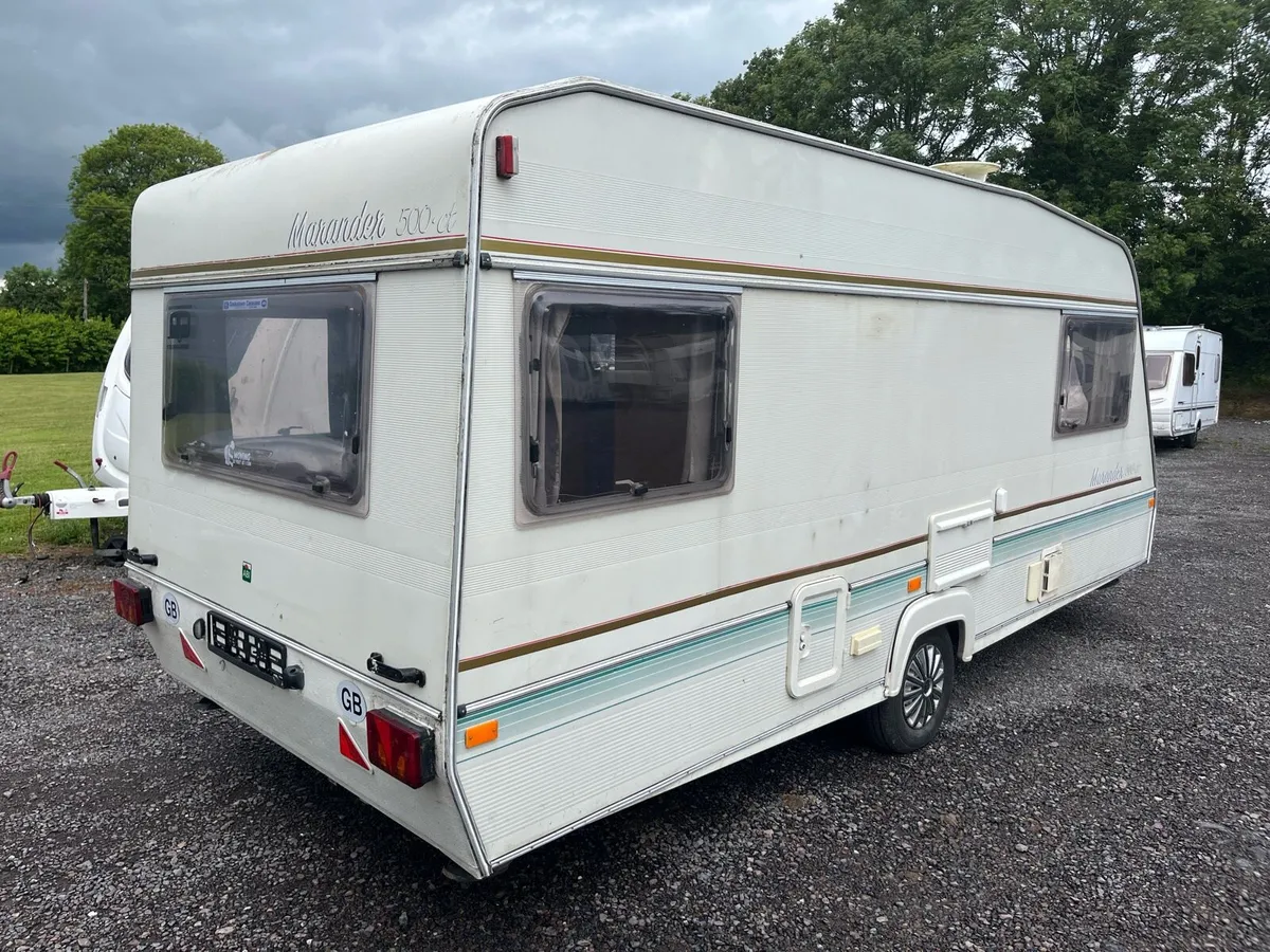 Caravan sleeps 5 - Image 3