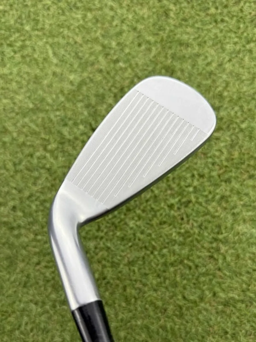 CLEVELAND LAUNCHER UHX UTILITY #3 IRON 18° / STIFF - Image 3