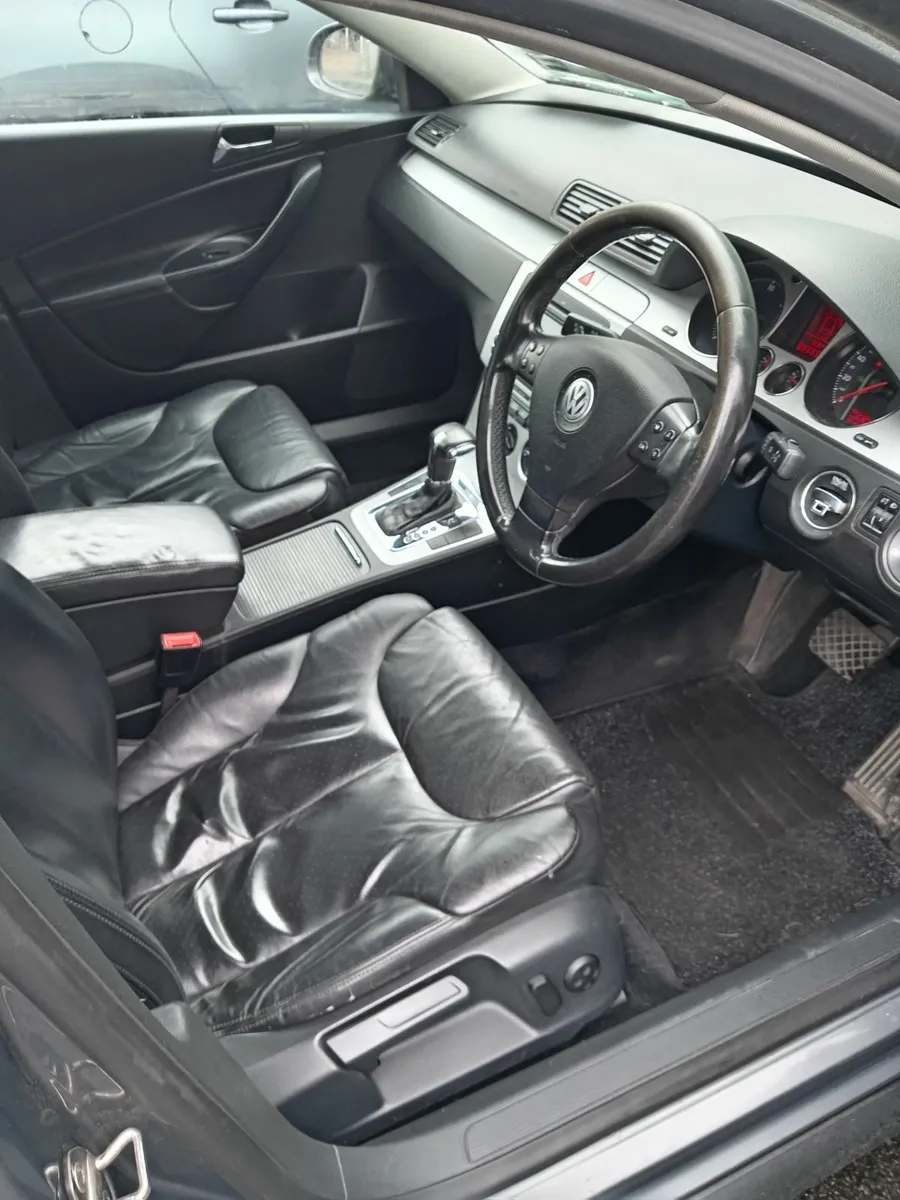 Volkswagen Passat 2008 - Image 2