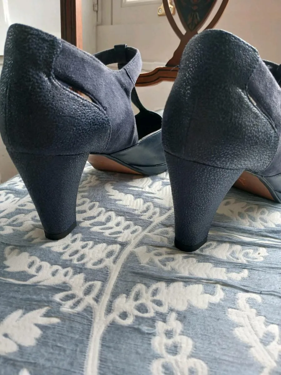 Clark's shoes - Image 4