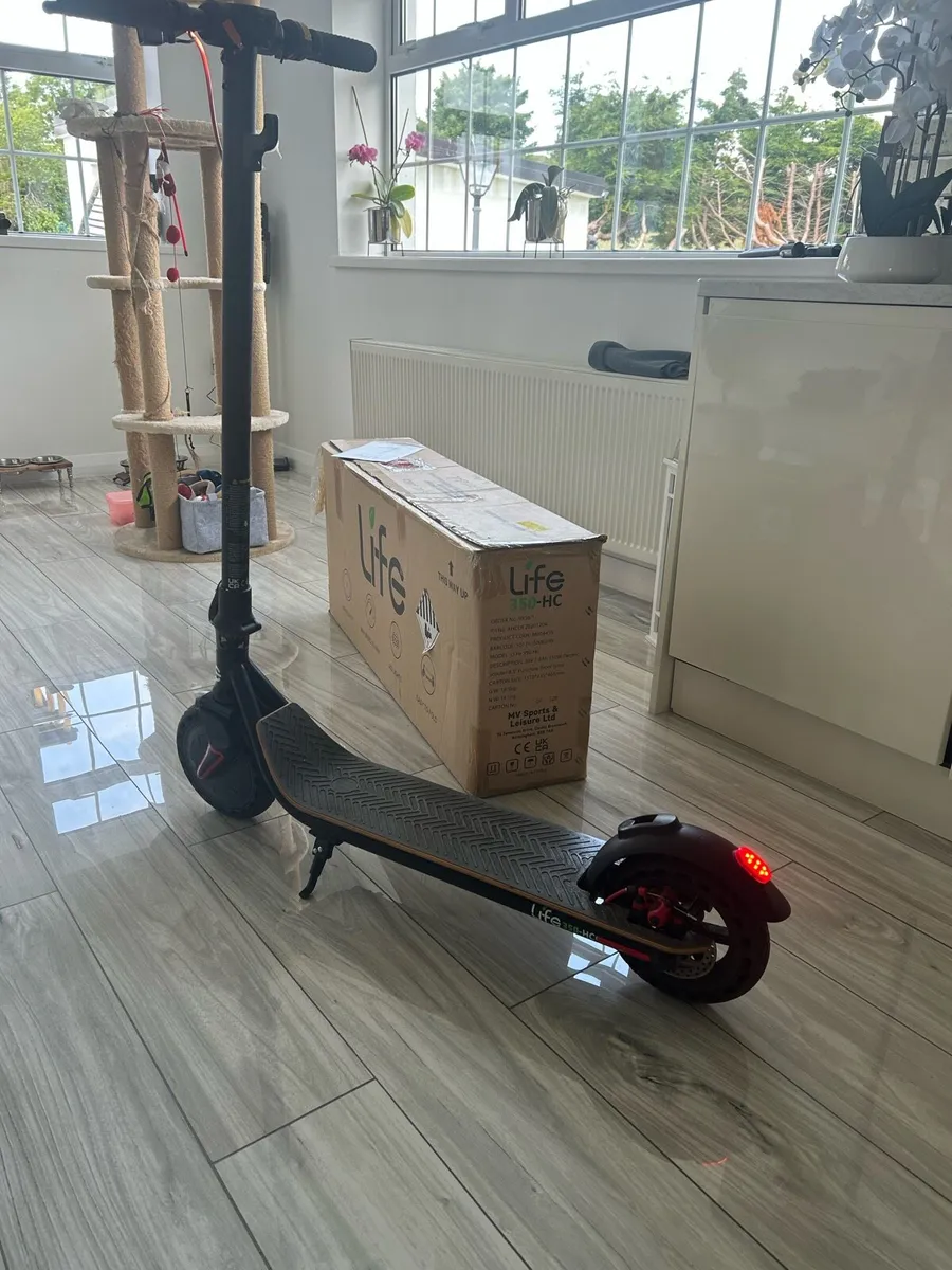 The Li-Fe 350 HC Electric Scooter - Image 4