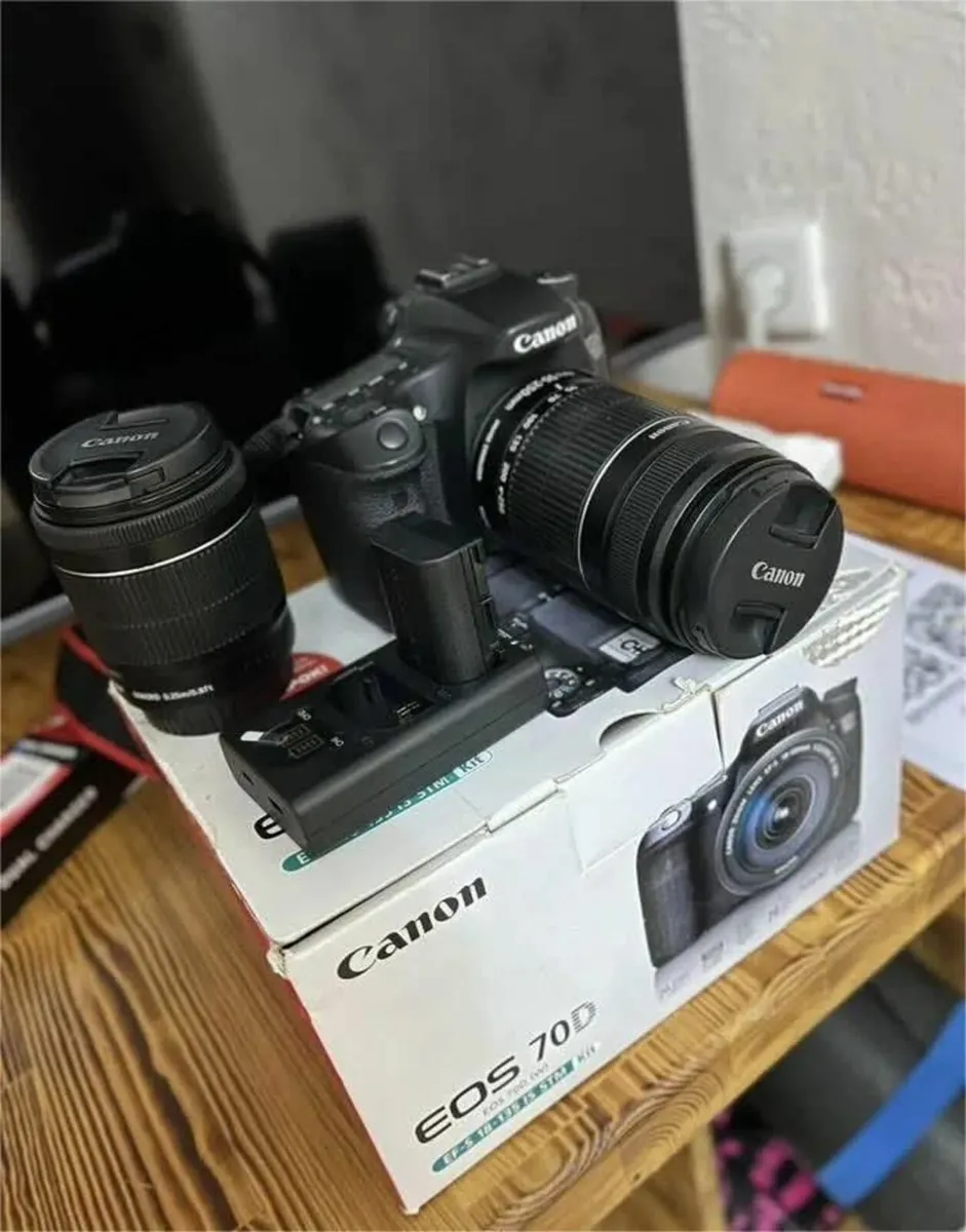 Canon EOS 70D Camera - Image 2