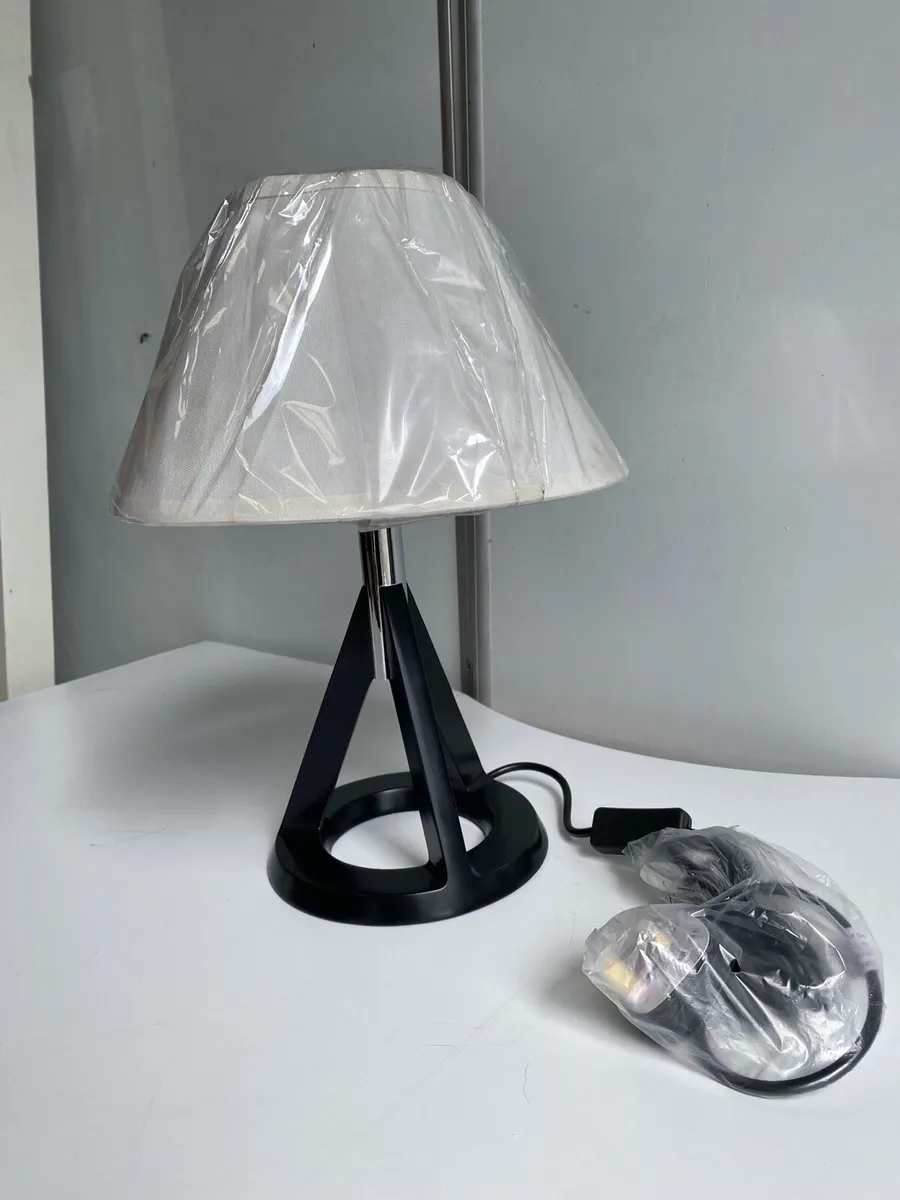 TABLE lamp 3D Model - Image 1