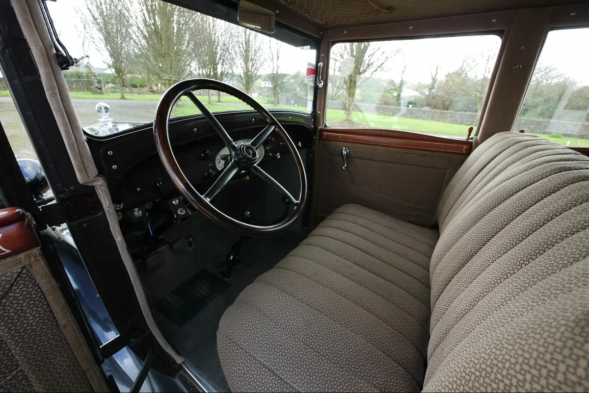 Citroen 1929 C4 Limousine 7 seater - Image 4