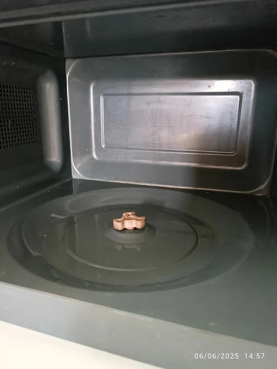 Dimplex microwave - Image 2