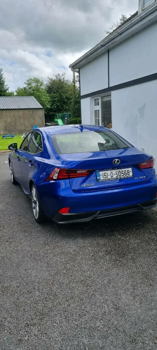 Lexus is300h F Sport - Image 2