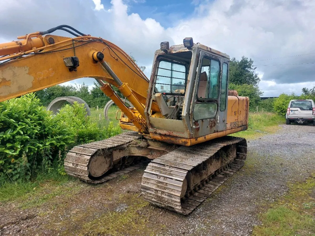 Hyundai 130 excavator - Image 1