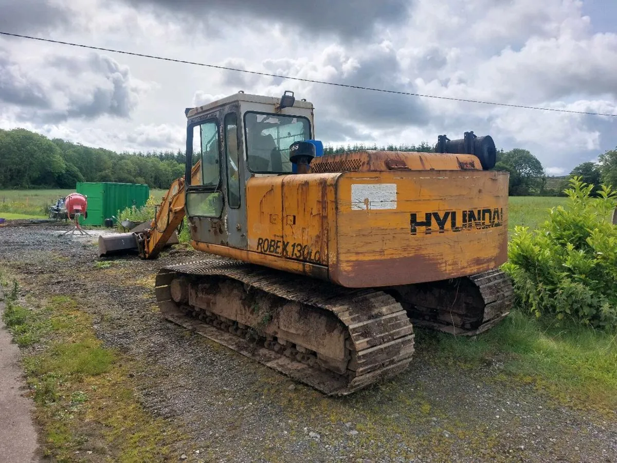 Hyundai 130 excavator - Image 2