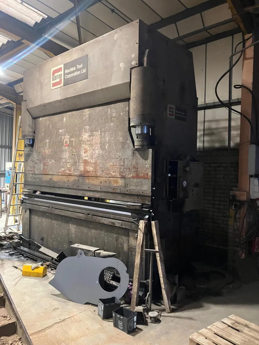 SMTC 270 Ton Press Brake **Online Auction** - Image 1