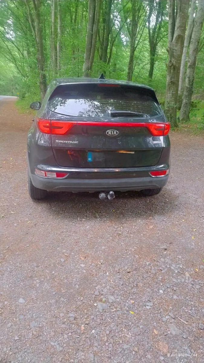 KIA SPORTAGE - Image 1