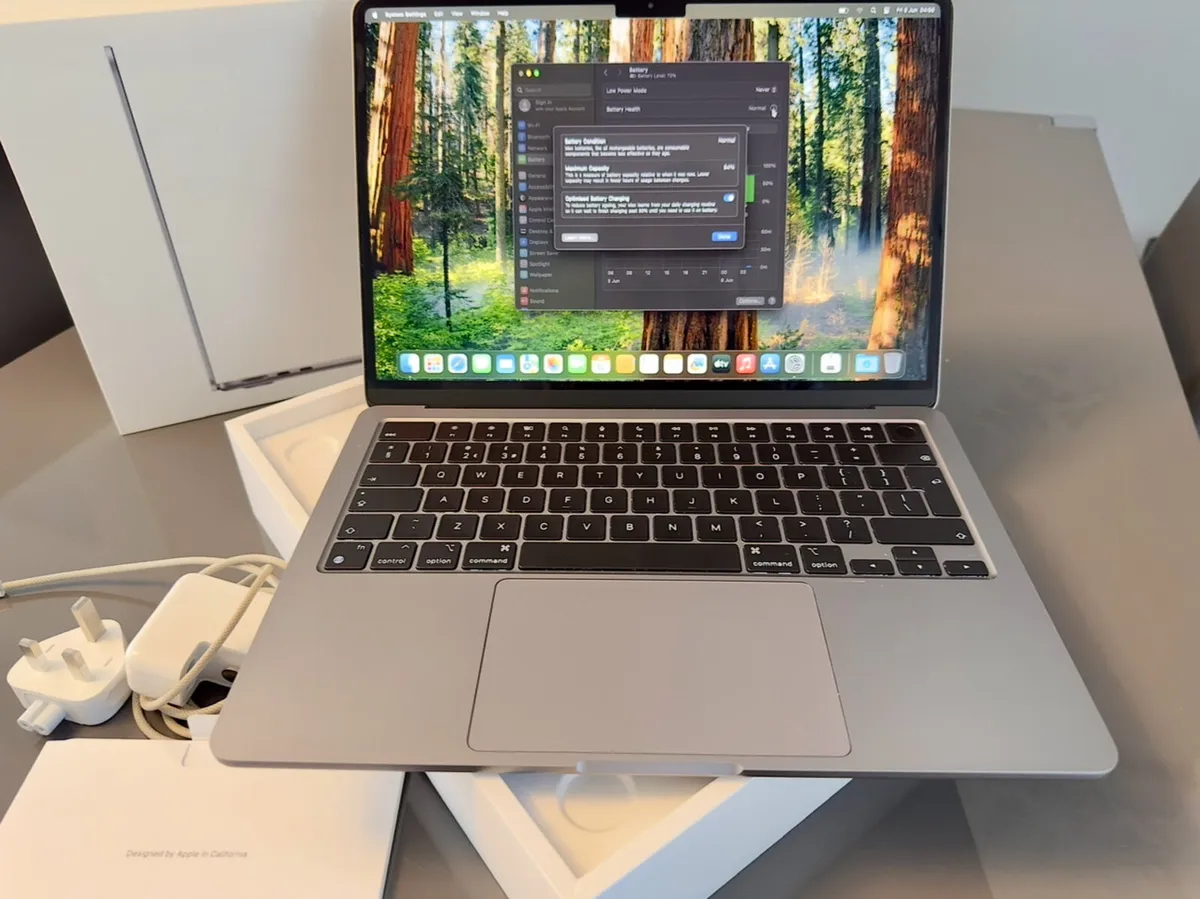 Macbook Air M2 256GB SSD 8GB RAM Space Grey - Image 1