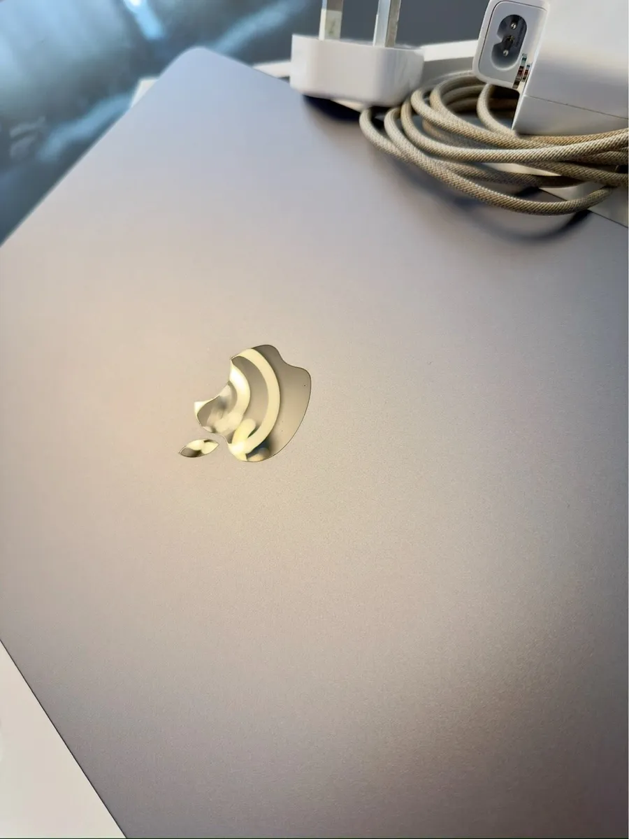 Macbook Air M2 256GB SSD 8GB RAM Space Grey - Image 3