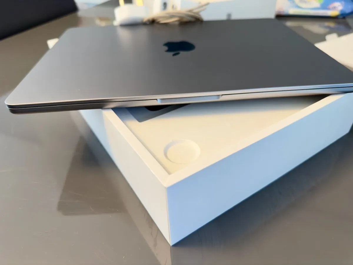 Macbook Air M2 256GB SSD 8GB RAM Space Grey - Image 4