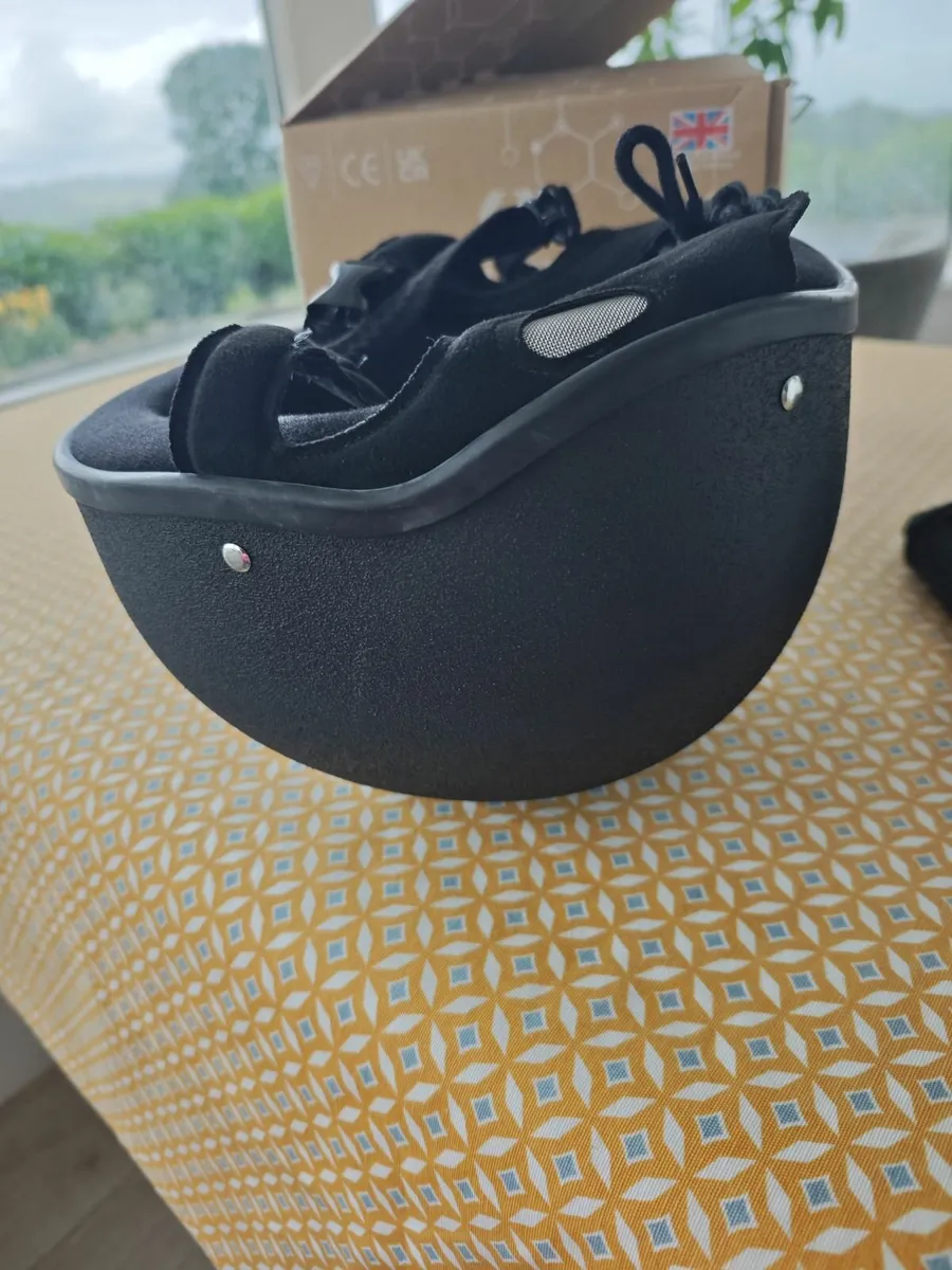 Riding helmet - Image 2