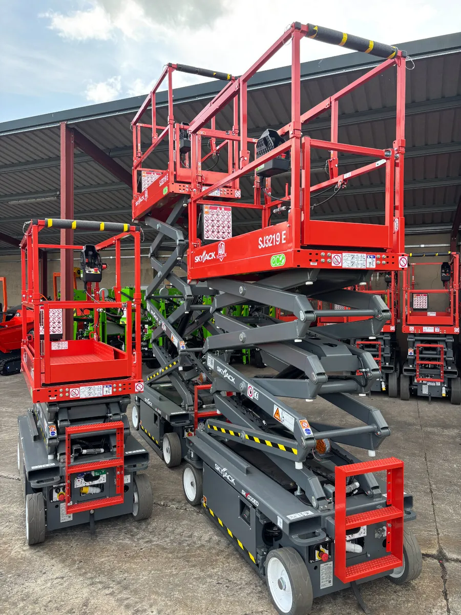 New Skyjack SJ3219E E drive scissor lifts in stock - Image 3