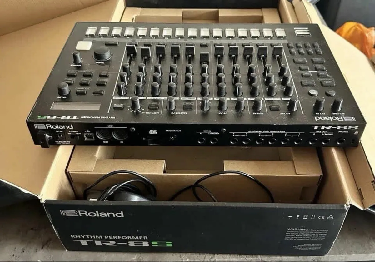 Roland TR-8S Rhythm Performer Drum Machine - Image 2