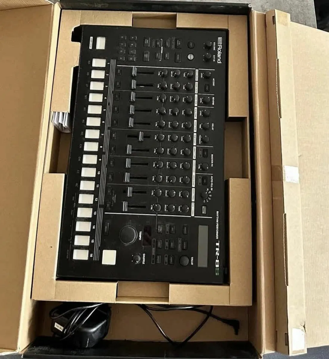 Roland TR-8S Rhythm Performer Drum Machine - Image 3