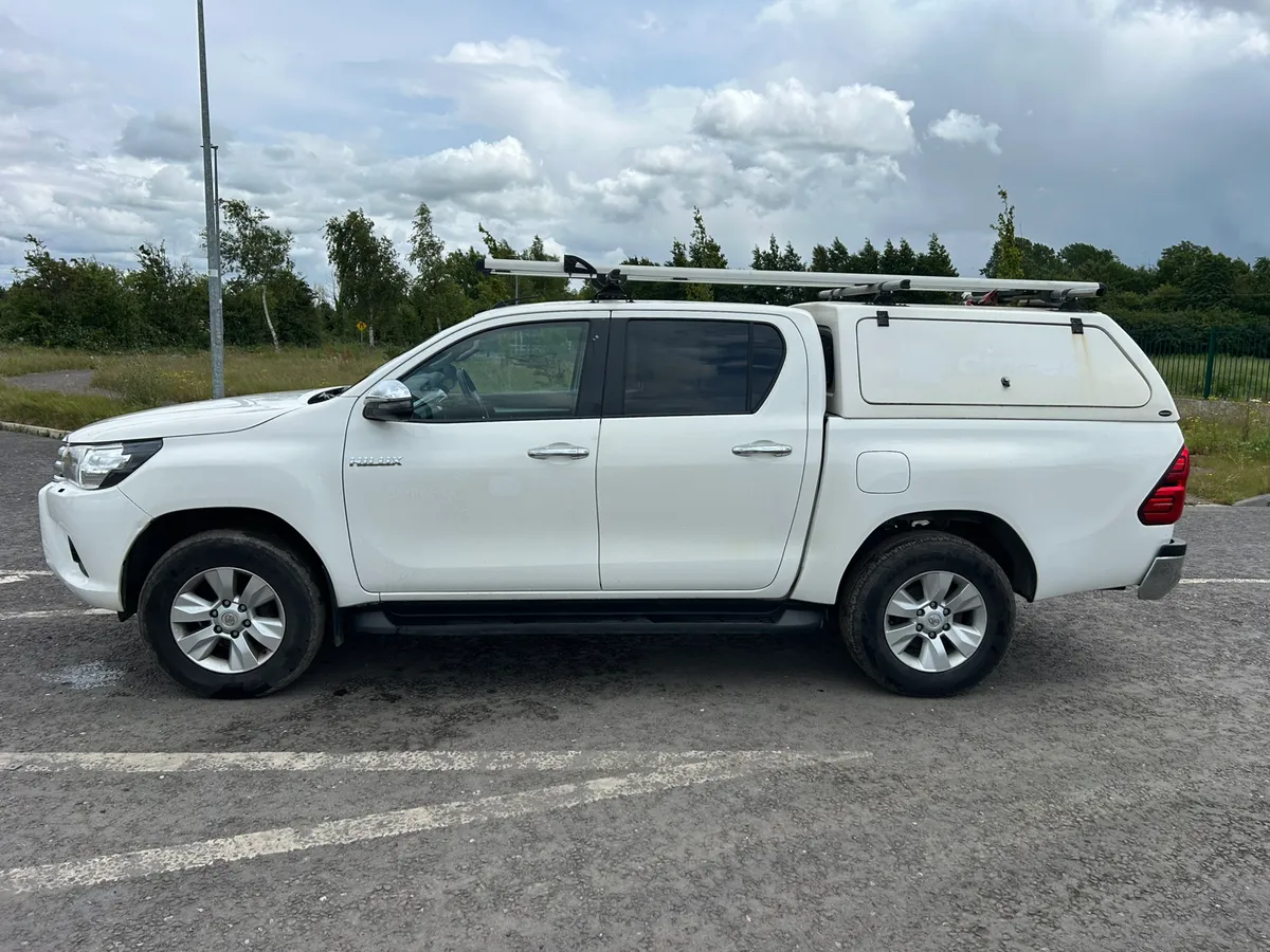 2020 Toyota Hilux - Image 4