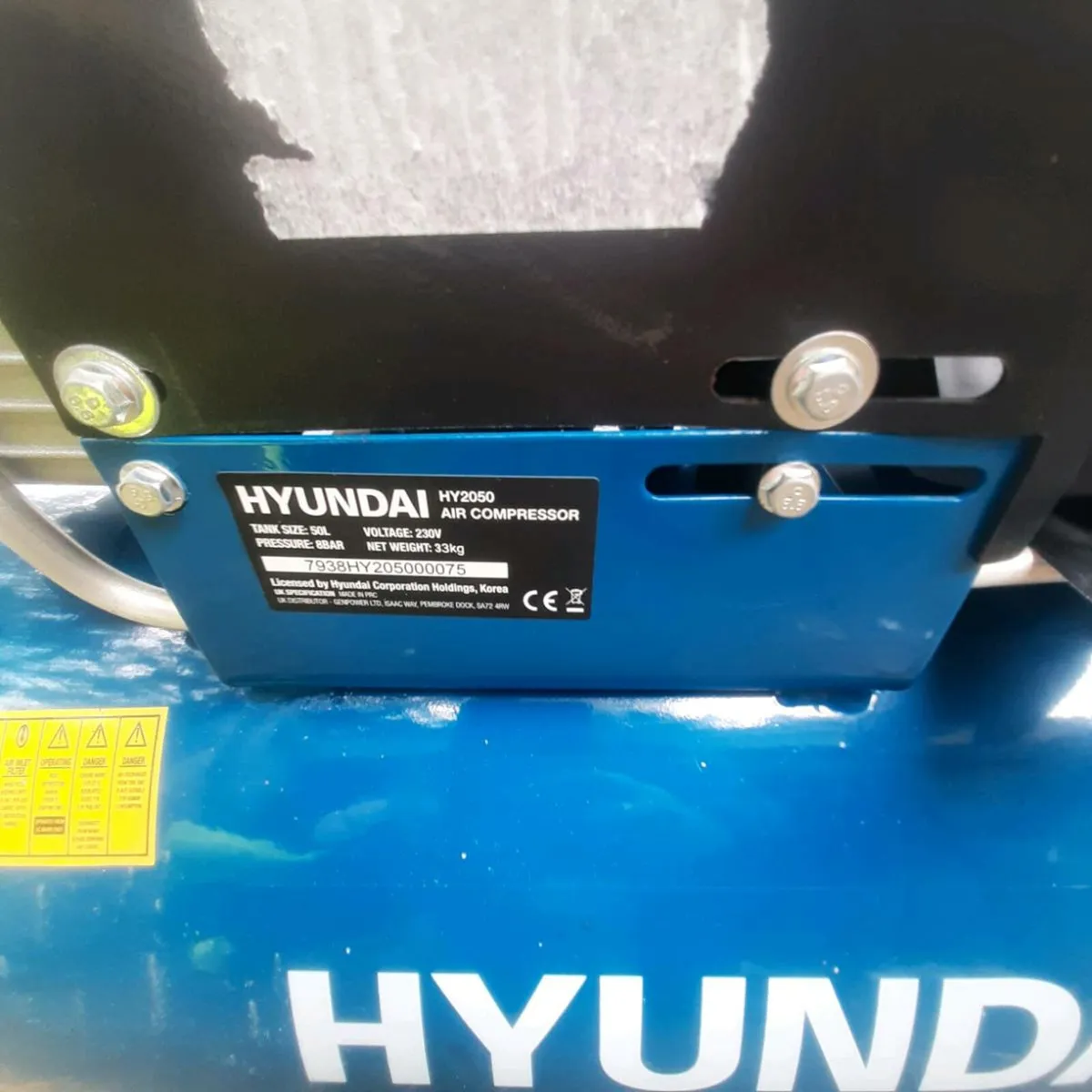 Air compressor,  sandblasting pot etc - Image 3