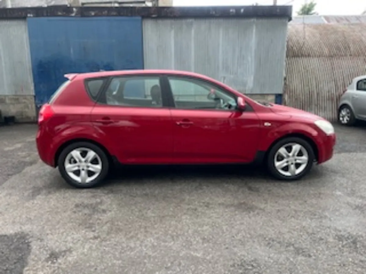 Kia Ceed 2008 - Image 2