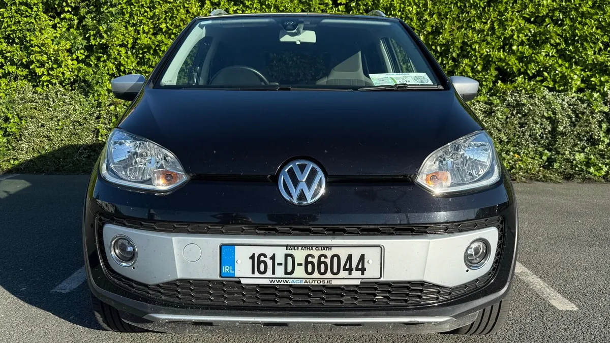 Volkswagen up! 2016 - Image 1