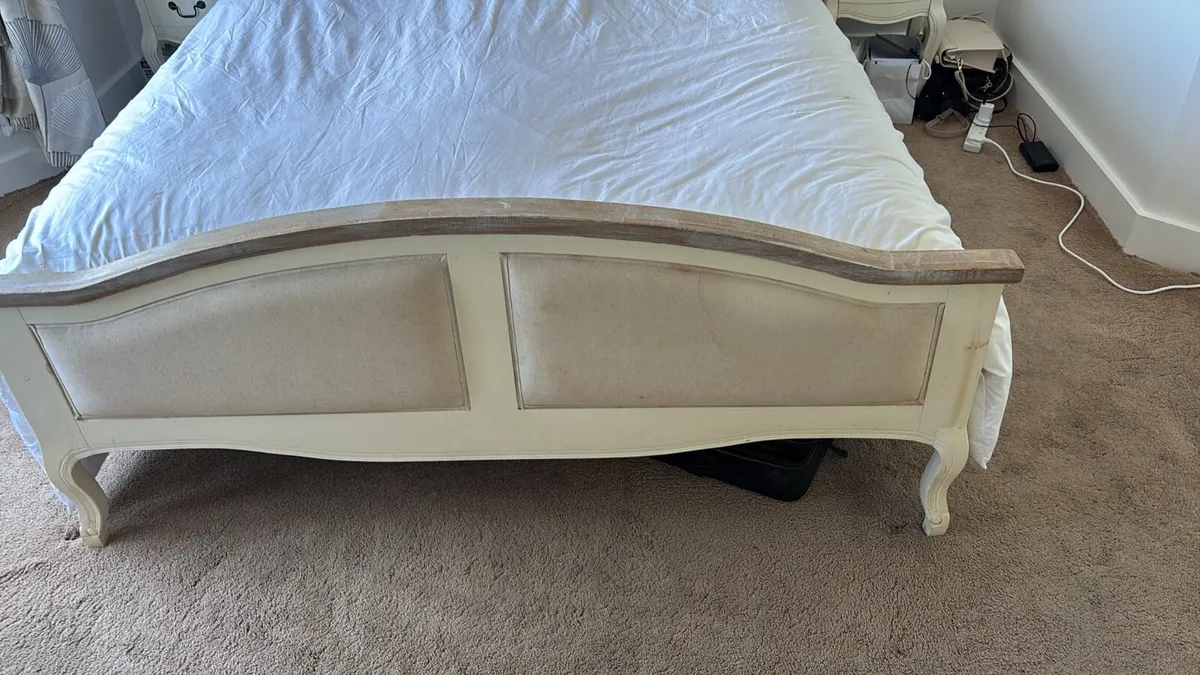 Bedroom furniture - Image 4