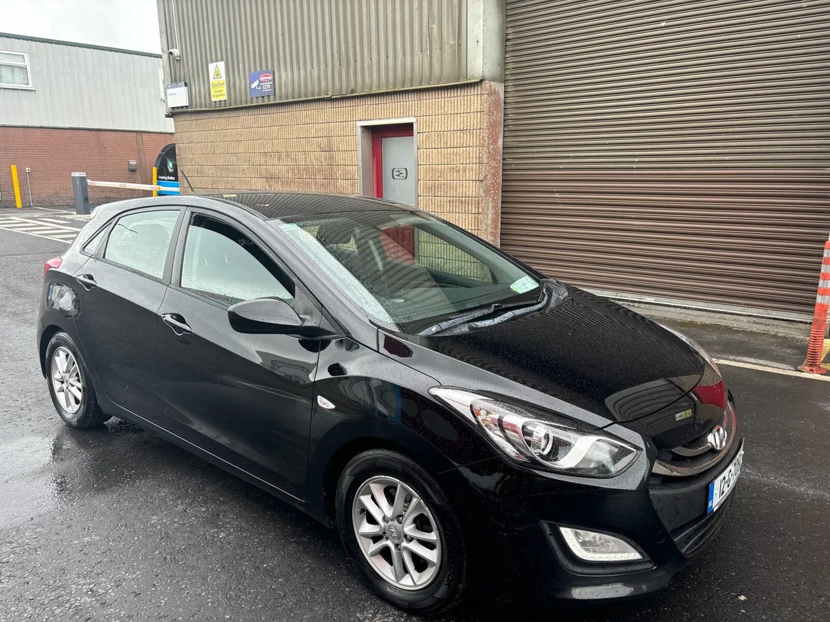 12 Hyundai i30 Nct 2/26 - Image 1