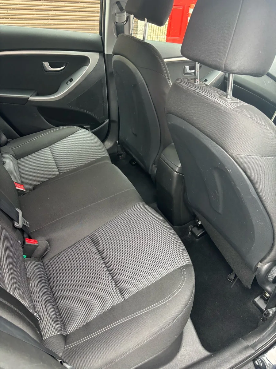 12 Hyundai i30 Nct 2/26 - Image 4